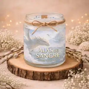 ✨🕯️ *Vela Literaria “Alas de Sangre” – Aroma a Sándalo* 🕯️✨
