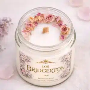 👑📚 *Vela “Los Bridgerton” – Aroma Floral* 🌷🕯️